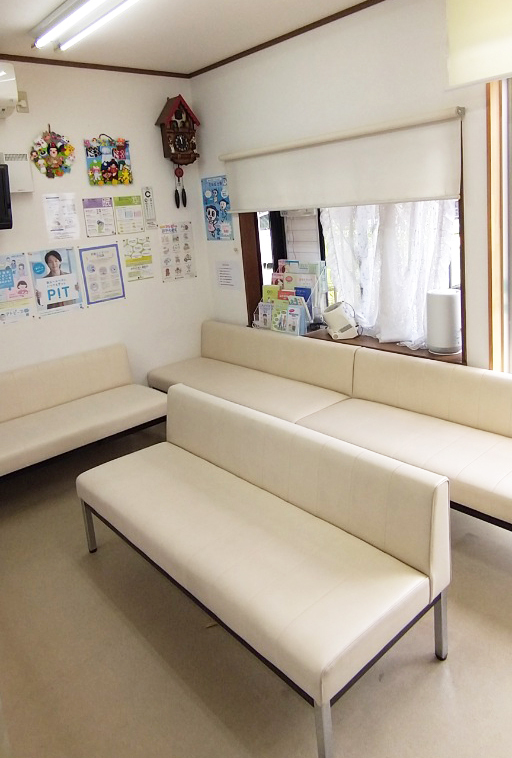 みずの薬局　待合室